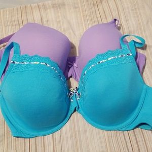 NWOT VS bras ×2